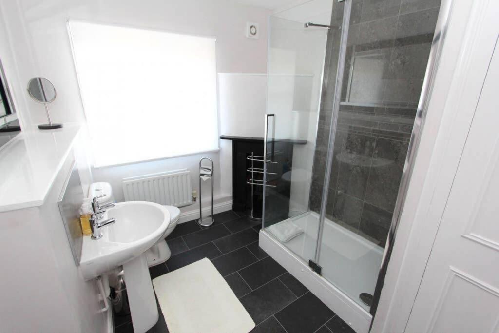 تشيستر Top Floor Character Apartment In The Heart Of The City Centre المظهر الخارجي الصورة